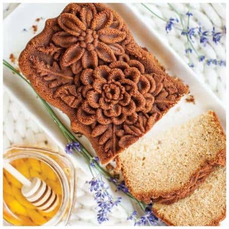 Forma Wildflower Loaf Pan 6 cups da Nordic Ware - Mimocook