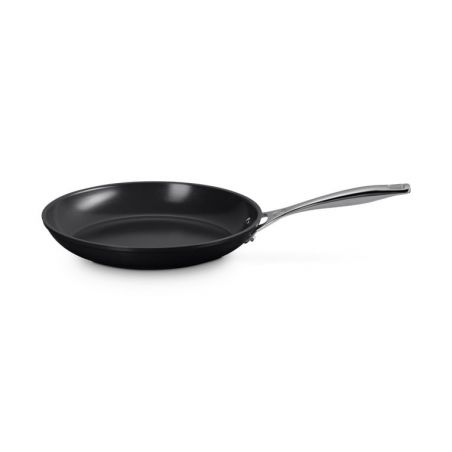 Le Creuset Set of 2 Essential Ceramic Non-Stick Pans 24/28cm